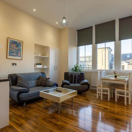 New 2 Bed Apartment With Stunning Views Of Arthur Seat Mountain エディンバラ エクステリア 写真