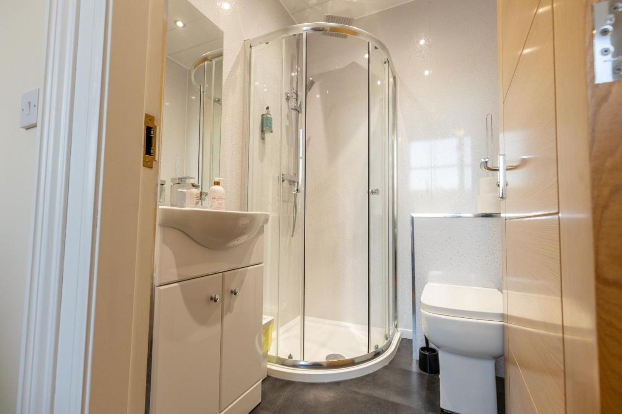 New 2 Bed Apartment With Stunning Views Of Arthur Seat Mountain エディンバラ エクステリア 写真