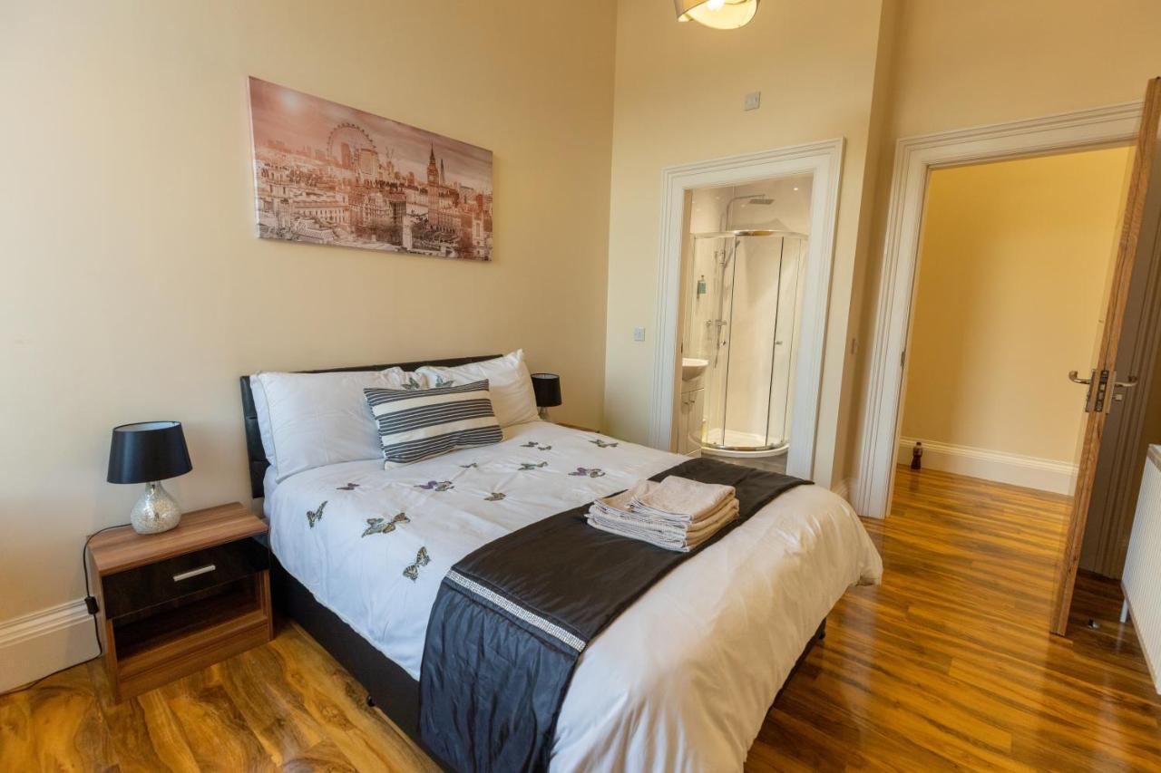 New 2 Bed Apartment With Stunning Views Of Arthur Seat Mountain エディンバラ エクステリア 写真