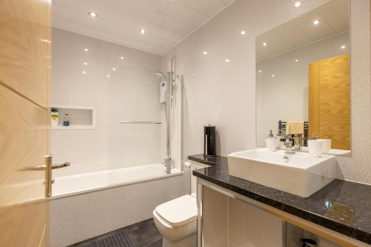 New 2 Bed Apartment With Stunning Views Of Arthur Seat Mountain エディンバラ エクステリア 写真