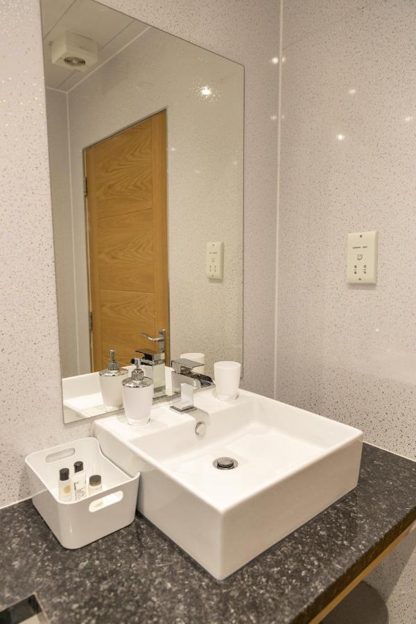 New 2 Bed Apartment With Stunning Views Of Arthur Seat Mountain エディンバラ エクステリア 写真