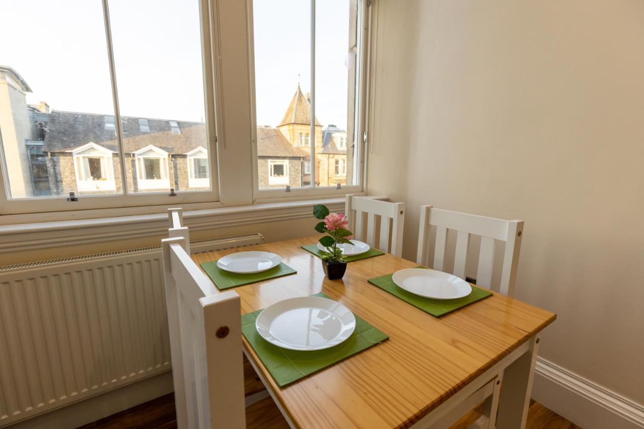 New 2 Bed Apartment With Stunning Views Of Arthur Seat Mountain エディンバラ エクステリア 写真